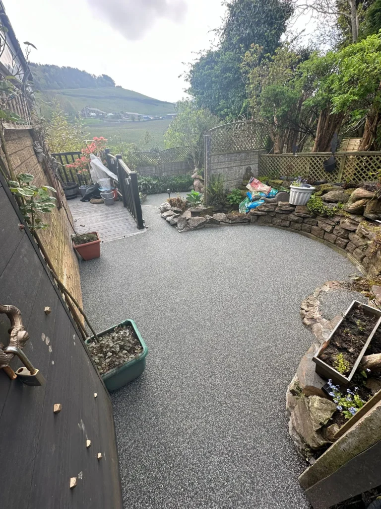 RESIN DRIVEWAYS SADDLEWORTH – DURABLE & STYLISH PAVING SOLUTIONS